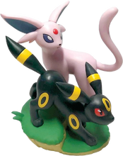 Load image into Gallery viewer, Pokémon TCG: Scarlet &amp; Violet - Prismatic Evolutions Premium Figure Collection
